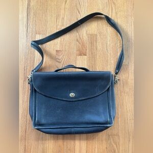 Elegant Black Leather Shoulder Bag